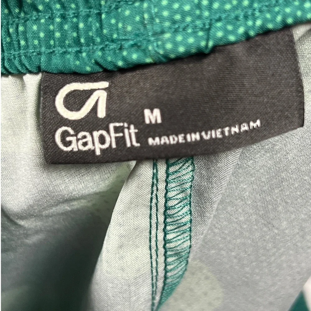Gap Kids‎ Green Camo Athletic Shorts Sporty Boys Medium Elastic Waist Vacation